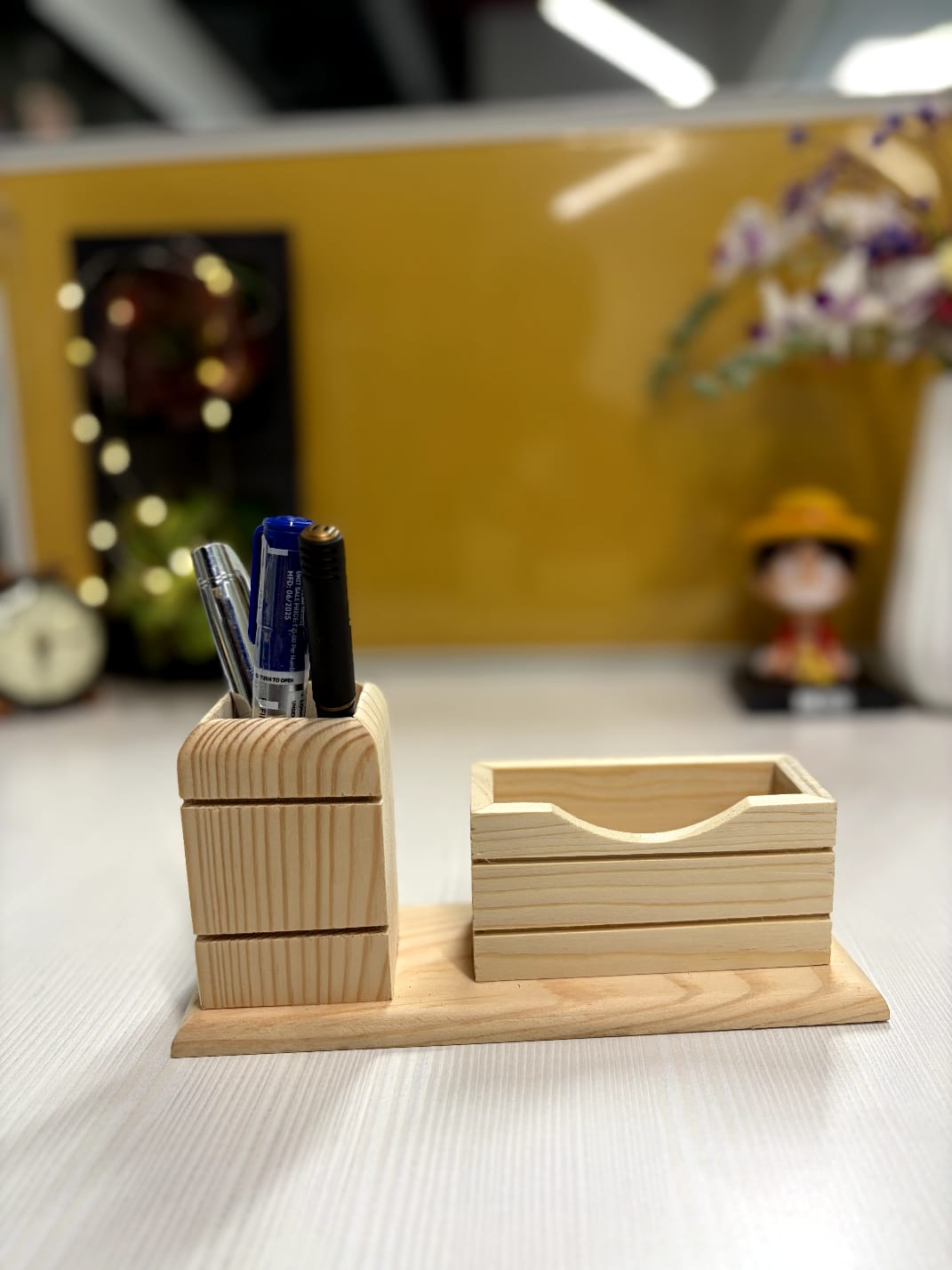 STACKA – Card & Pen Organizer