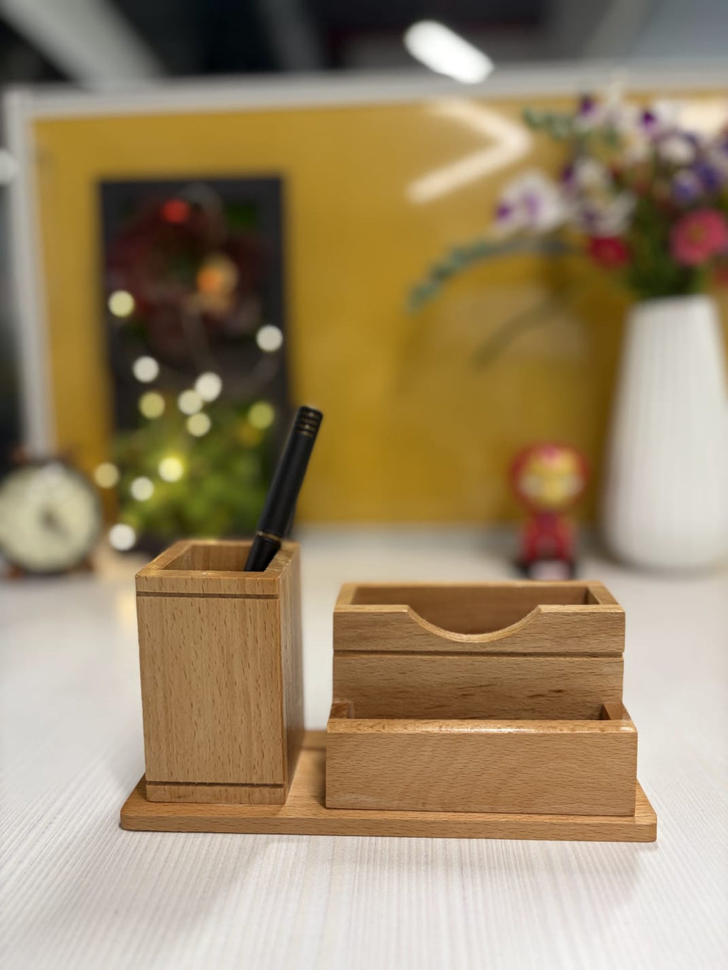 CARDY – Business Card & Pen Organizer