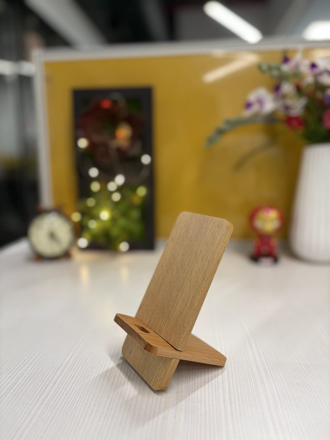 SLOPE – Ergonomic Wooden Mobile Stand