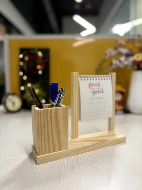 CALDO – Calendar Desk Organizer