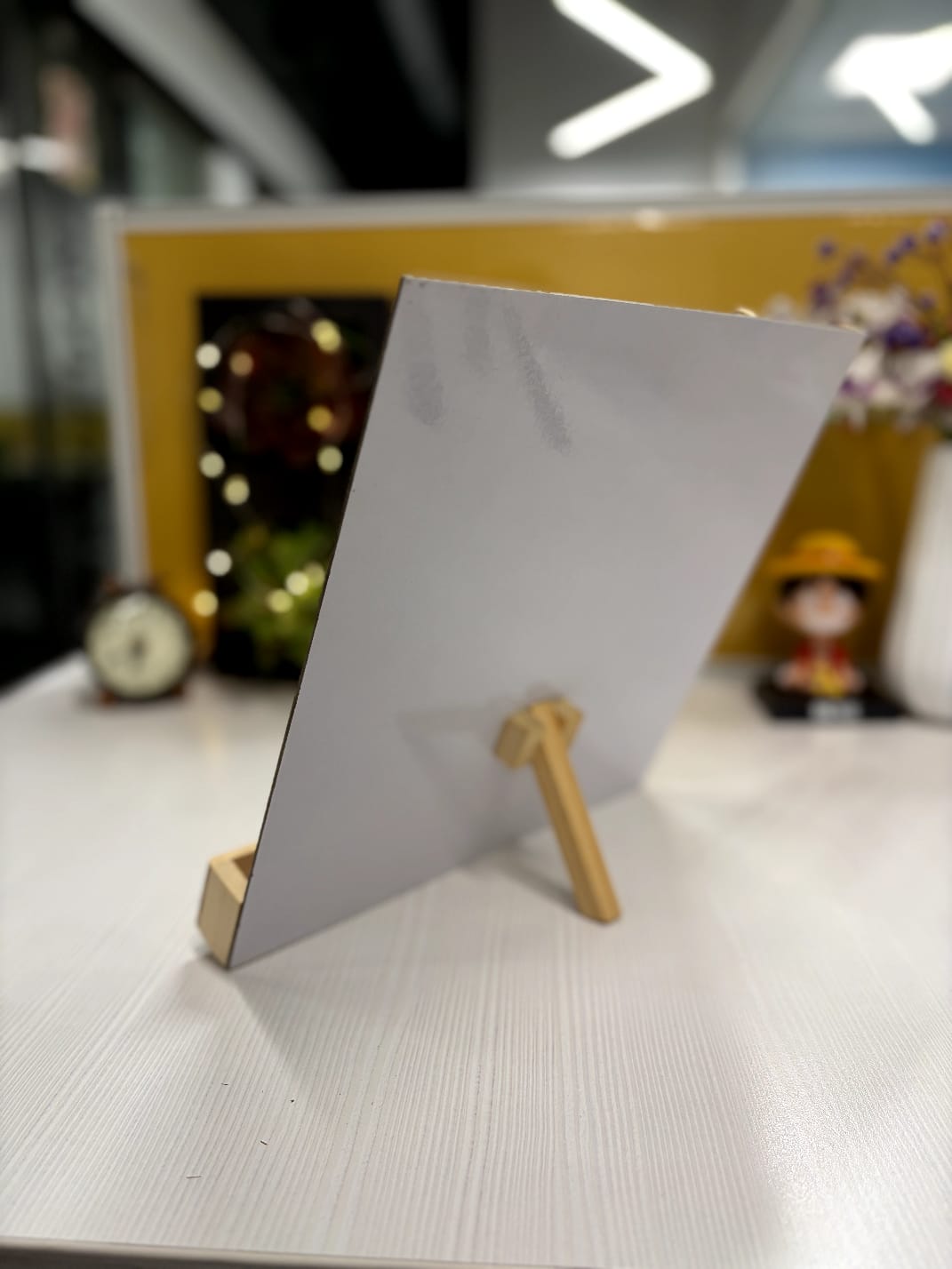PLANIX – Multi-Utility Photo & Memo Board