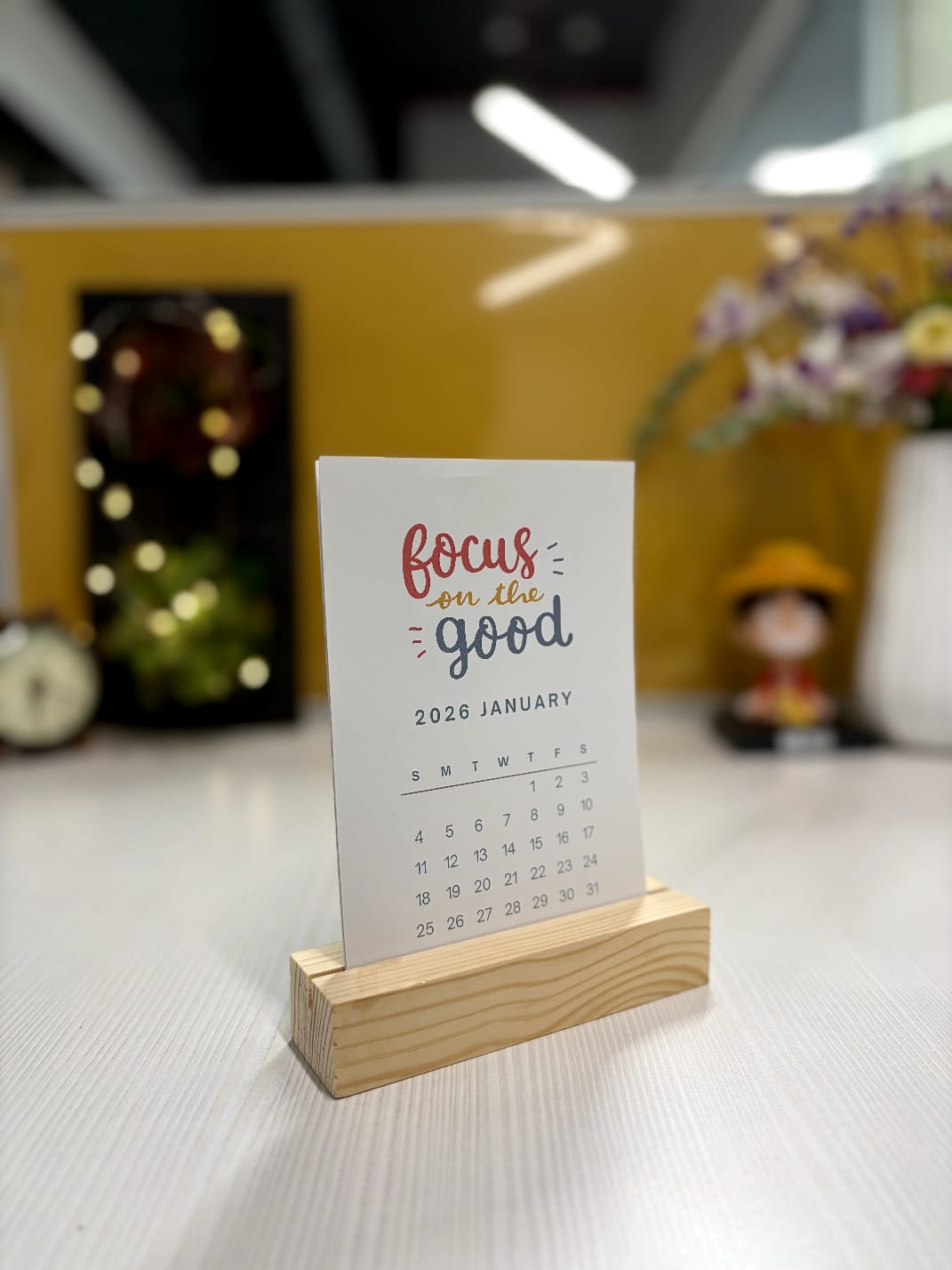 CALIX Premium Wooden Calendar Stand