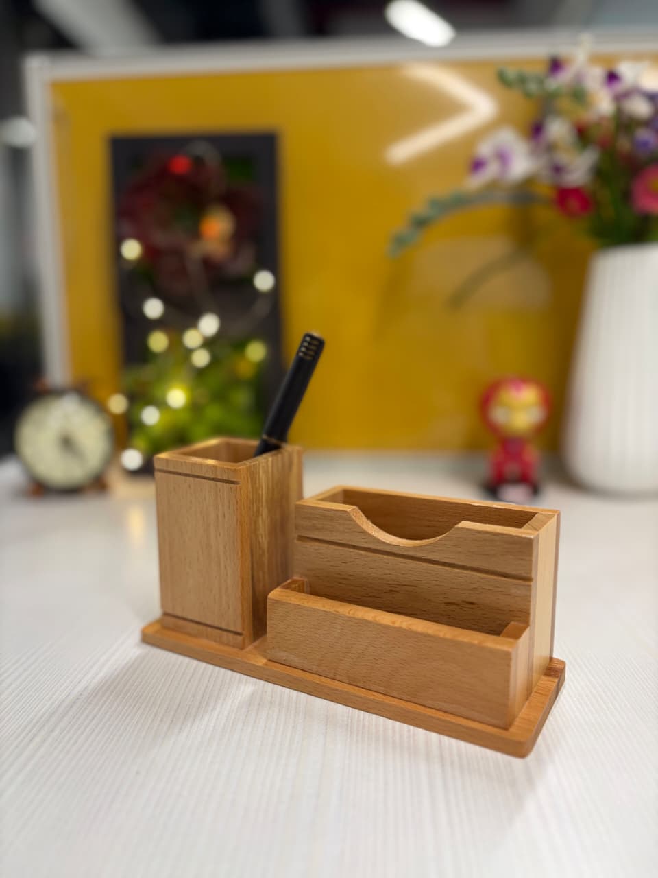 CARDY – Business Card & Pen Organizer