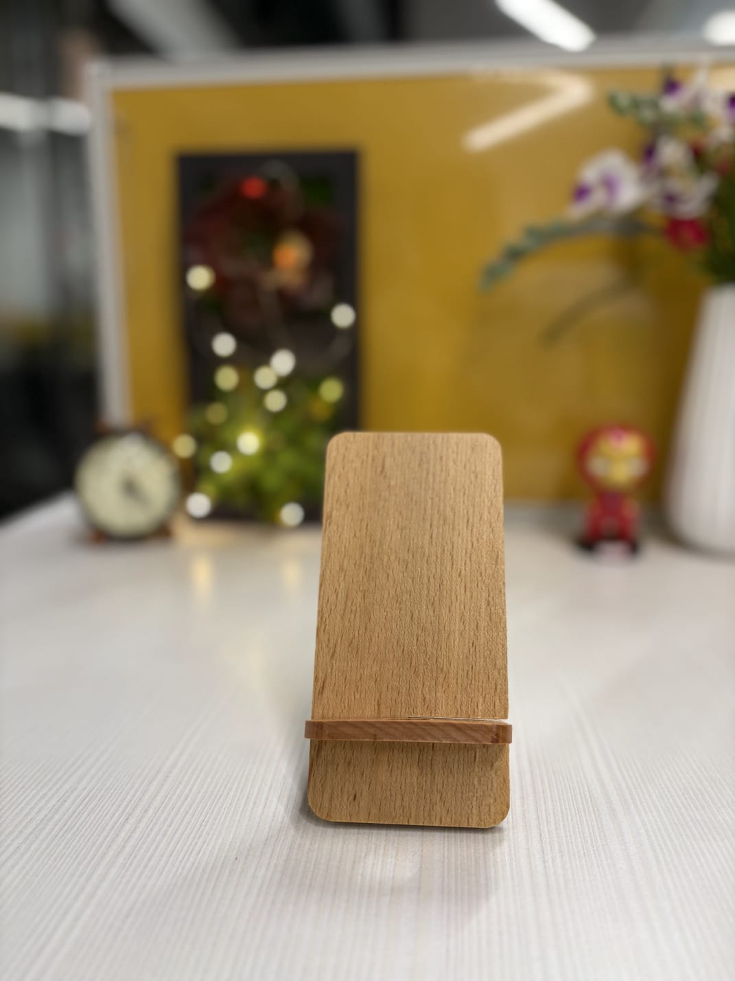 SLOPE – Ergonomic Wooden Mobile Stand