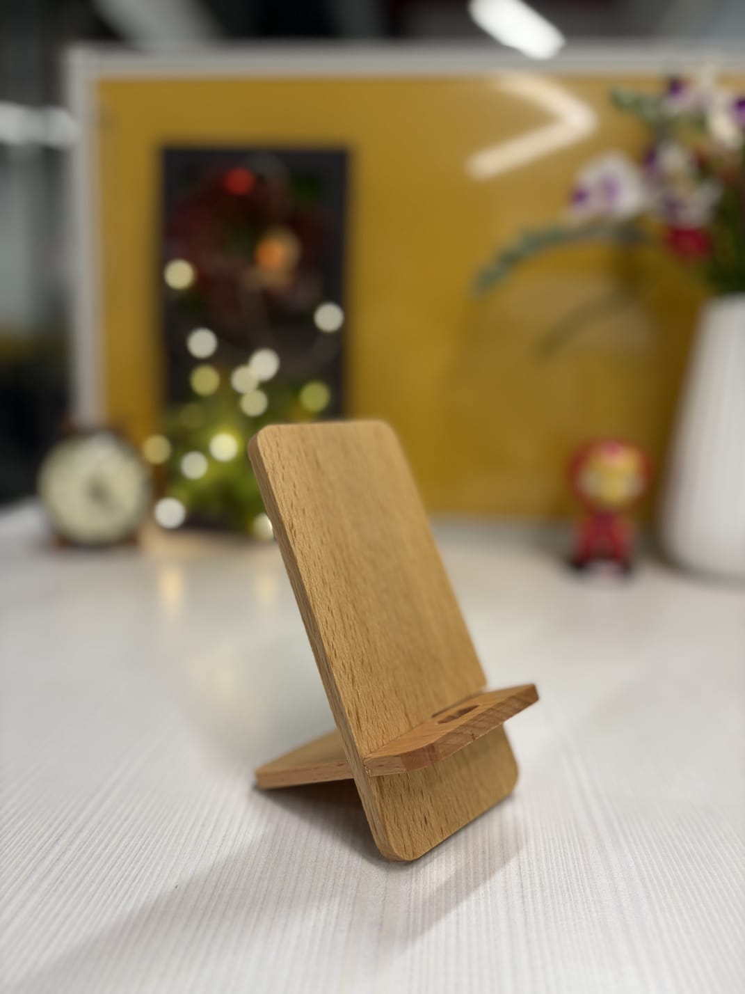 SLOPE – Ergonomic Wooden Mobile Stand