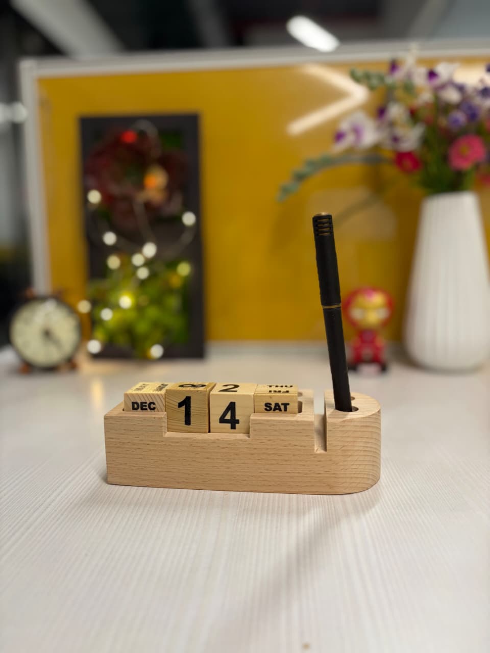 CALEN – Block Calendar Desk Organizer