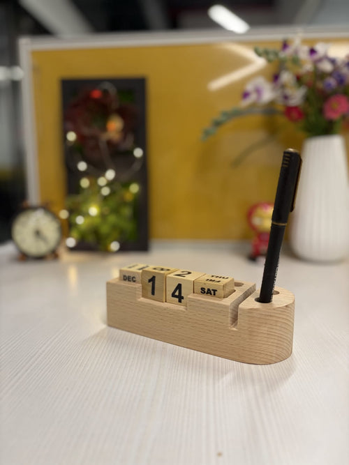 CALEN – Block Calendar Desk Organizer