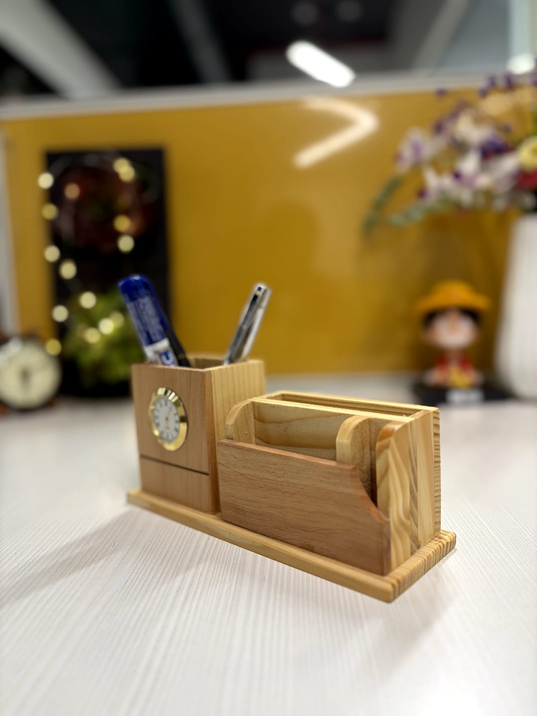 TIMEO – Premium Wooden Card & Pen Organizer